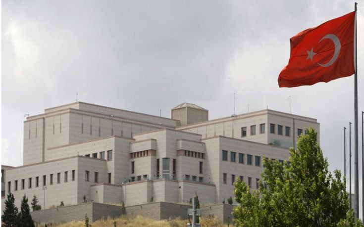 Διαψεύδουν οι Αμερικανοί τις πληροφορίες πως στέλνουν άρματα μάχης και όπλα στη Συρία